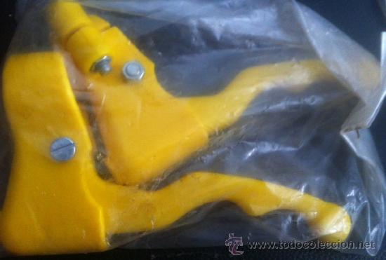 Coleccionismo deportivo: manetas de freno de dos dedos para bmx trialsin a&ntilde;os 80 tipo monty o bh  plastico amarillas