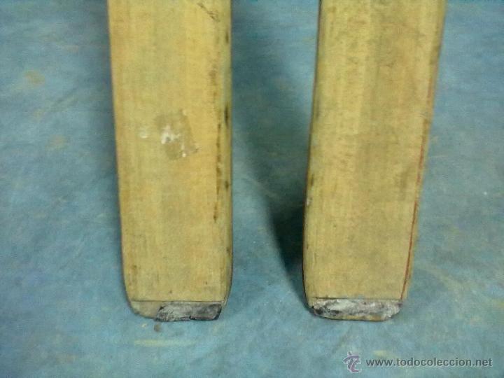 Coleccionismo deportivo: PAREJA DE SKIES DE MADERA - Foto 2