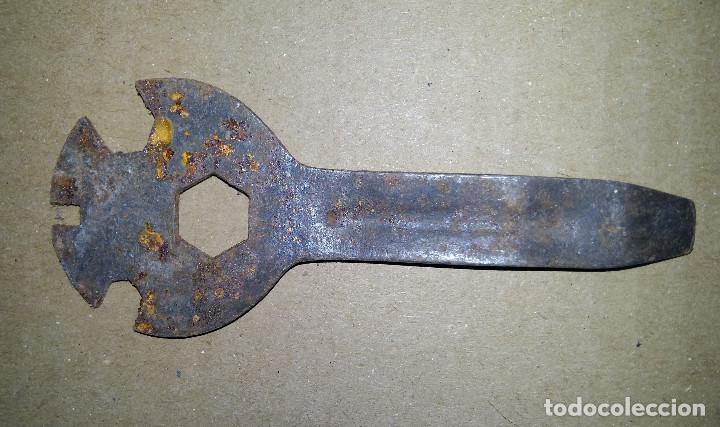 Coleccionismo deportivo: Llave de bicicleta - Foto 2