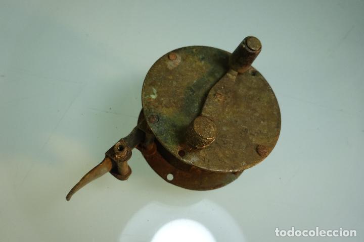 Antiguo Reel De Madera Y Bronce