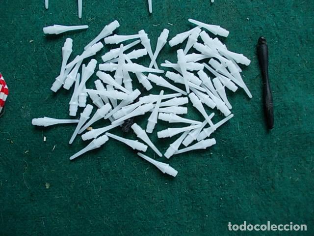 Coleccionismo deportivo: Lote dardos y material - Foto 2