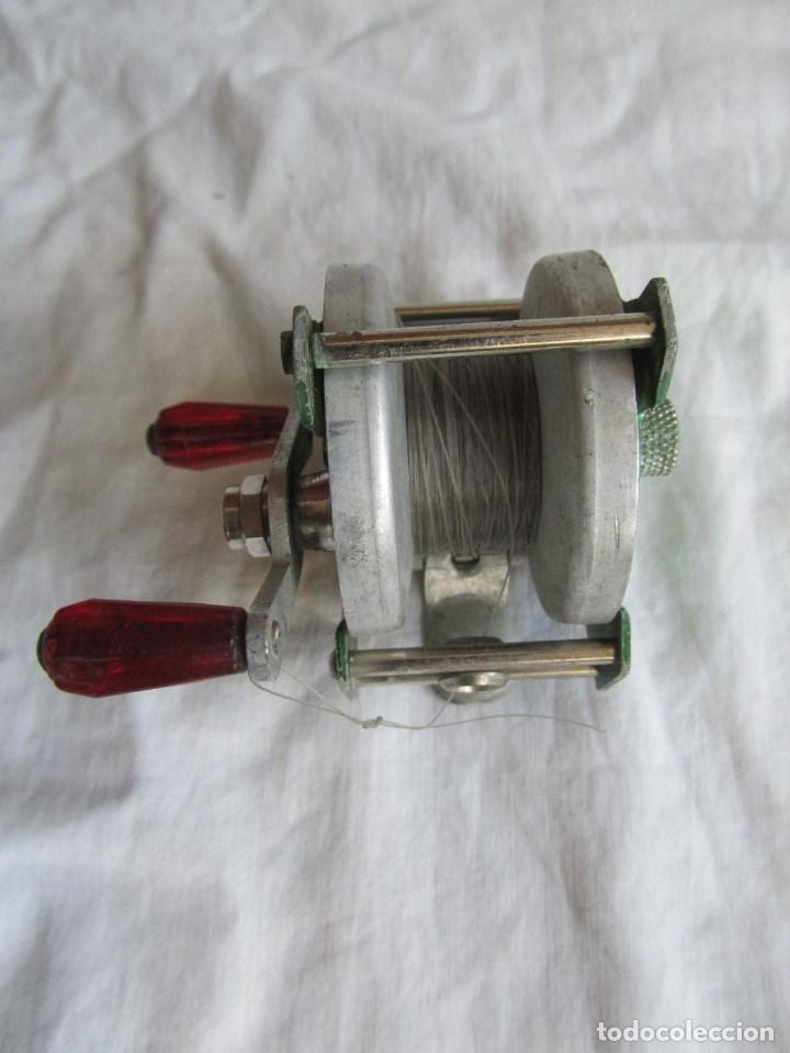 Coleccionismo deportivo: Carrete de pesca franc&eacute;s de aluminio. Funcionando - Foto 3