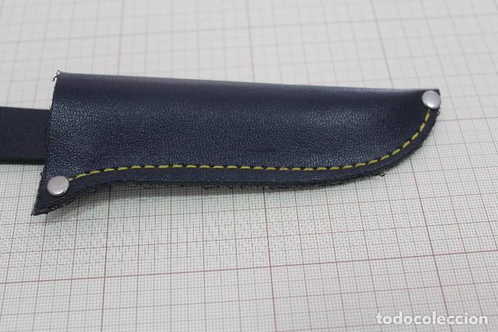 Coleccionismo deportivo: CUCHILLO DEPORTIVO CON FUNDA - Foto 2