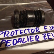 Coleccionismo deportivo: BICICLETA PROTECTOR EJE PEDALIER ZEUS CALIDAD COLECCION