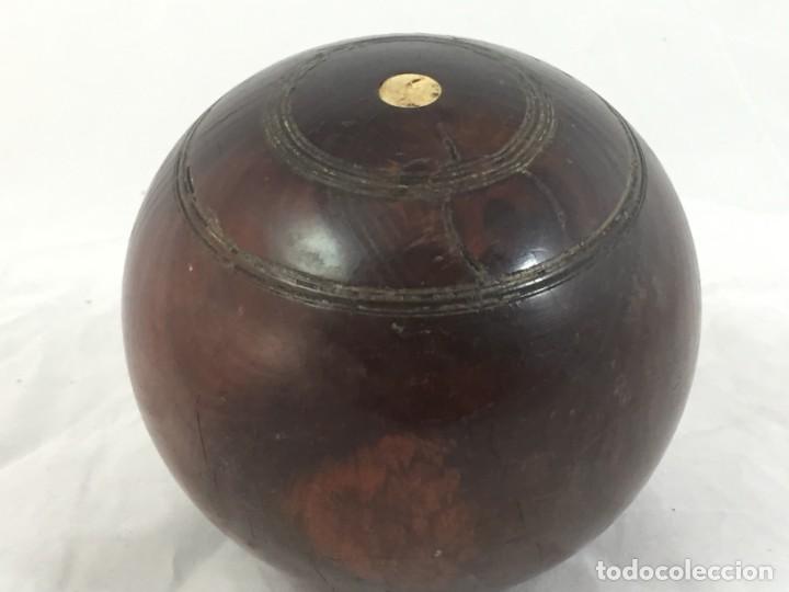 Coleccionismo deportivo: Antigua bola de madera asimétrica de Bowls juego inglés, bonita pátina muy decorativa. 5 in - Foto 2 - 137275222