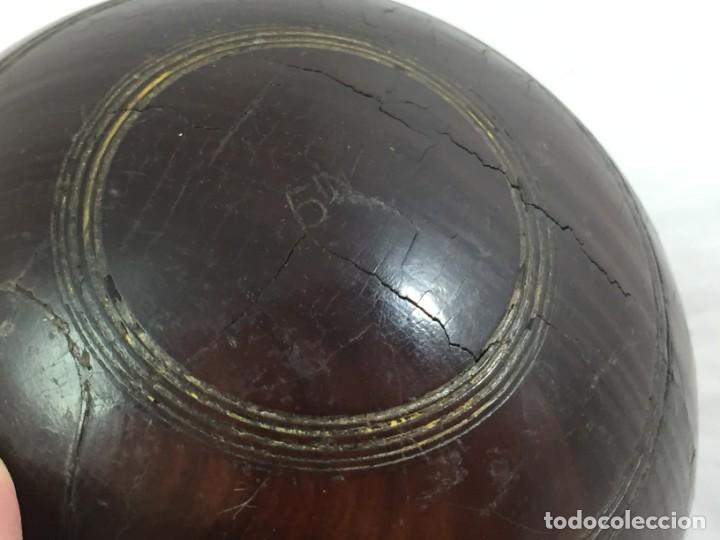 Coleccionismo deportivo: Antigua bola de madera asimétrica de Bowls juego inglés, bonita pátina muy decorativa. 5 in - Foto 7 - 137275222