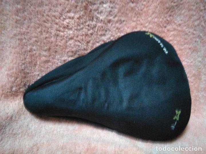 Colecionismo desportivo: funda acolchada para sillin de bicicleta