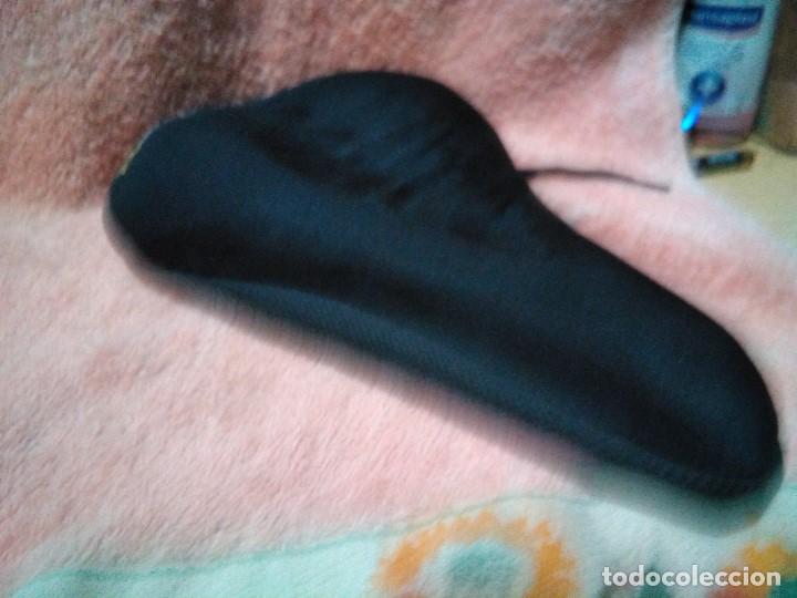 Coleccionismo deportivo: funda acolchada para sillin de bicicleta - Foto 3