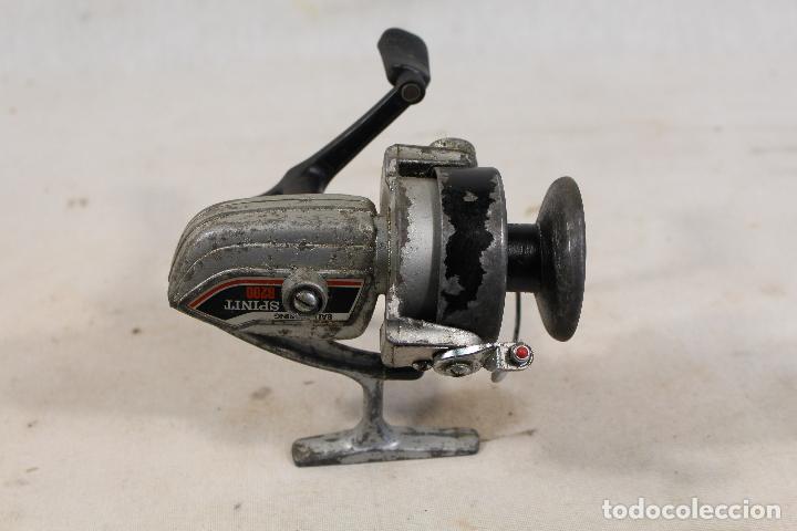 Coleccionismo deportivo: ANTIGUO CARRETE DE PESCA SPINIT 6200 - Foto 2