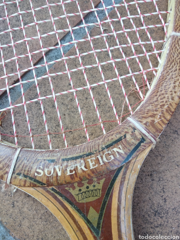Coleccionismo deportivo: Raqueta de madera sovereign - Foto 2