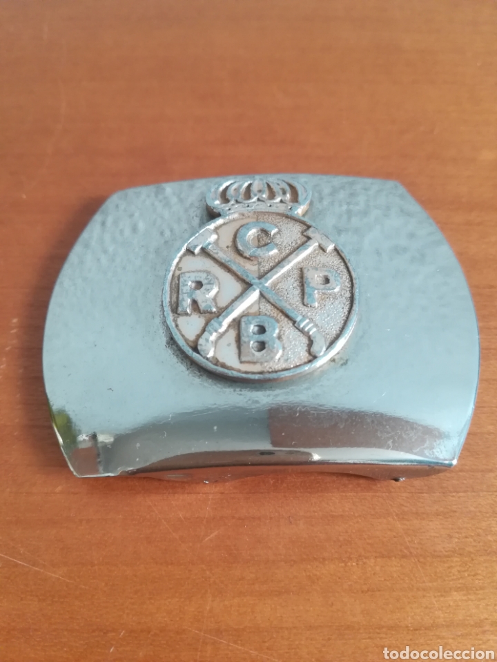 Collezionismo sportivo: Hebilla cintur&oacute;n publicidad Real Club de Polo de Barcelona RCPB - Escudo en relieve - Bocha Yegua