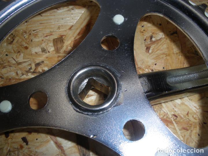 Coleccionismo deportivo: Biela derecha SUAR con plato y Cubreplatos - Foto 9