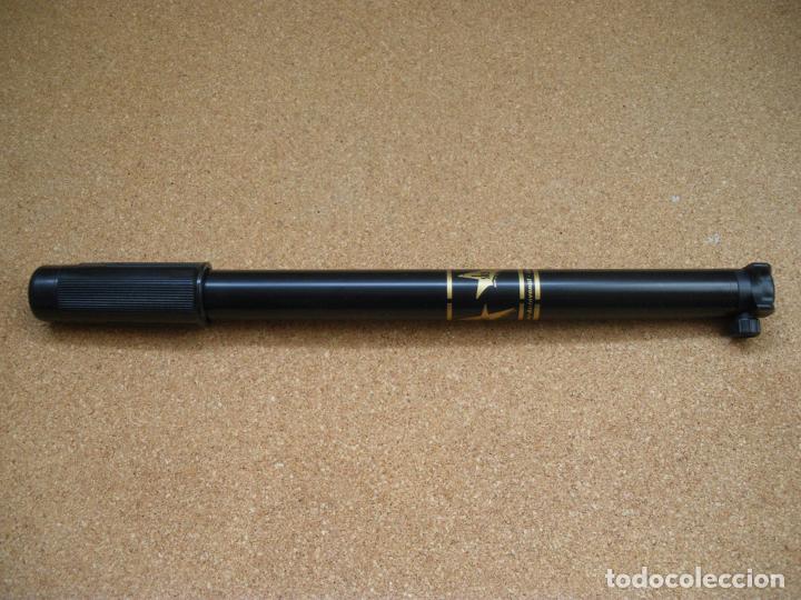 Coleccionismo deportivo: Bomba cl&aacute;sica - V&aacute;lvula SCHRAEDER - Foto 1