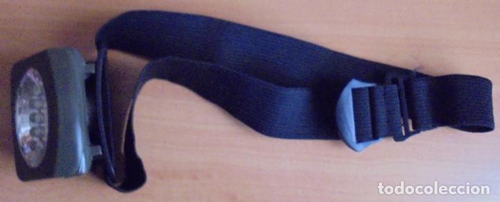 Coleccionismo deportivo: LUZ FRONTAL 3 CMS. GOMA ELASTICA. FUNCIONA CON 3 PILAS AAA. - Foto 2