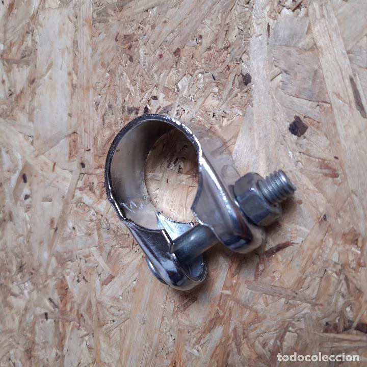 Coleccionismo deportivo: Abrazadera GAC para barra del sill&iacute;n - Foto 2