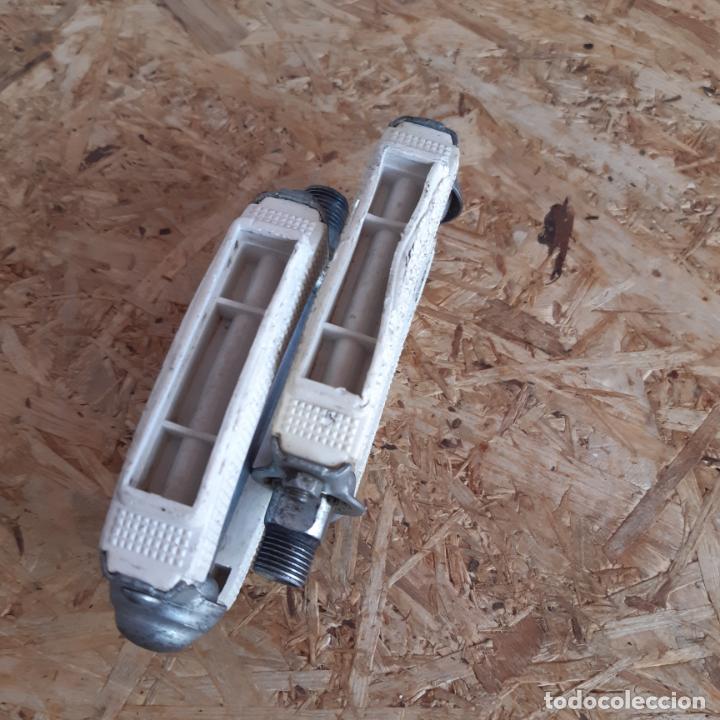 Coleccionismo deportivo: Pedales cl&aacute;sicos blanco de paseo. - Foto 4