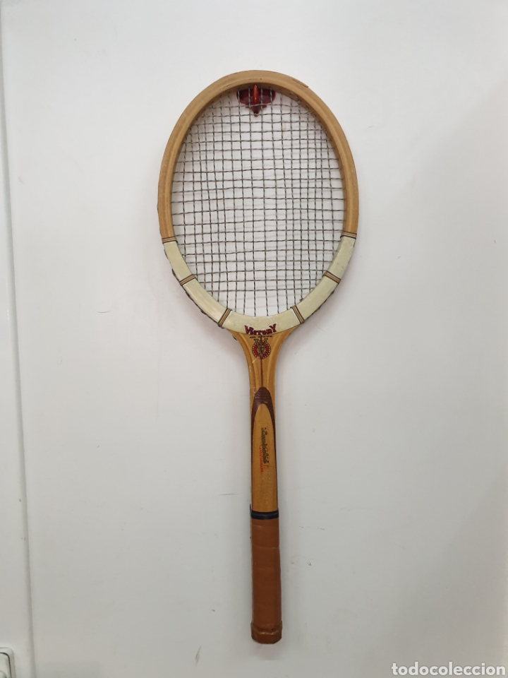 Coleccionismo deportivo: Raqueta de madera Victory - Foto 1