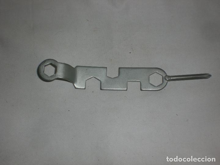 Coleccionismo deportivo: LLAVE BICICLETA - Foto 2