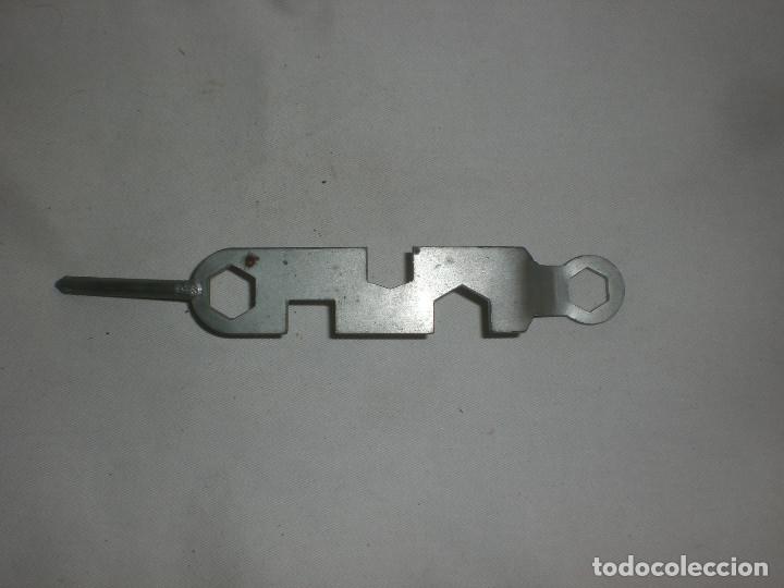 Coleccionismo deportivo: LLAVE BICICLETA - Foto 1