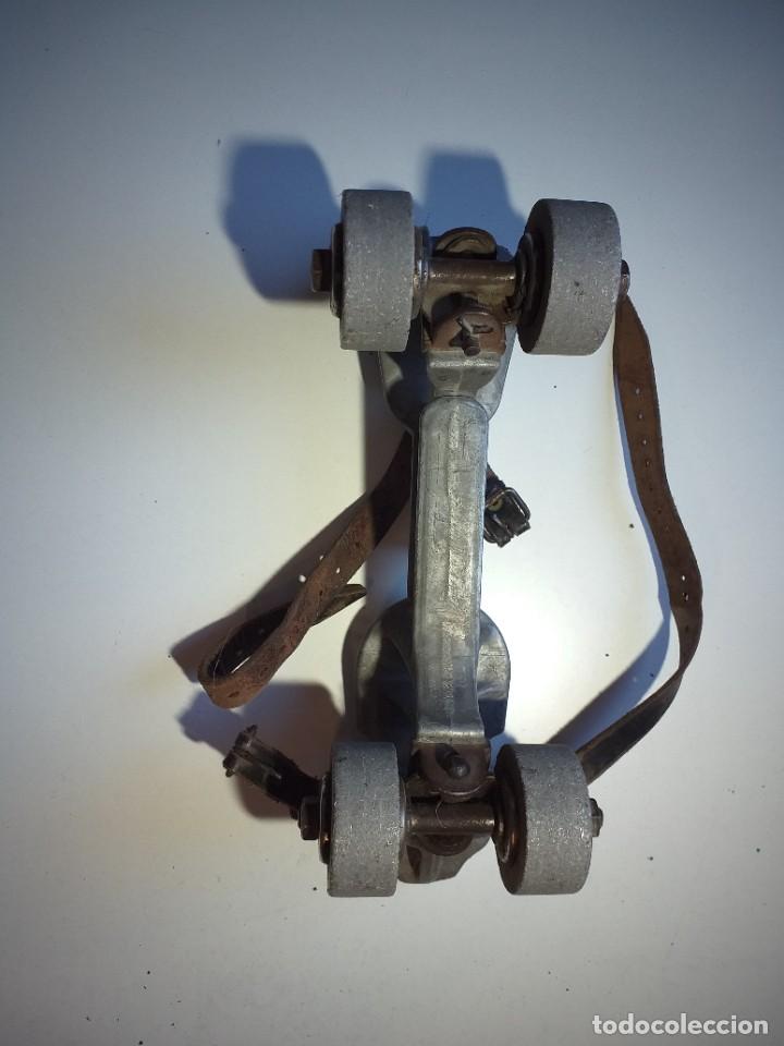 Coleccionismo deportivo: Patines antiguos de hierro - Cometa - Foto 5