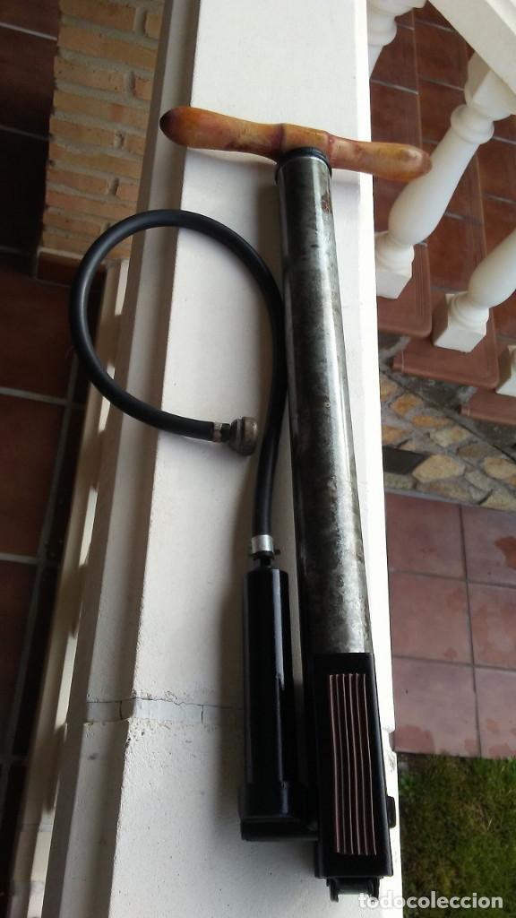 Coleccionismo deportivo: BOMBA DE INFLADO ANTIGUA - Foto 2