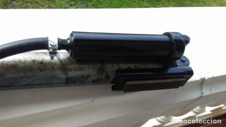 Coleccionismo deportivo: BOMBA DE INFLADO ANTIGUA - Foto 7