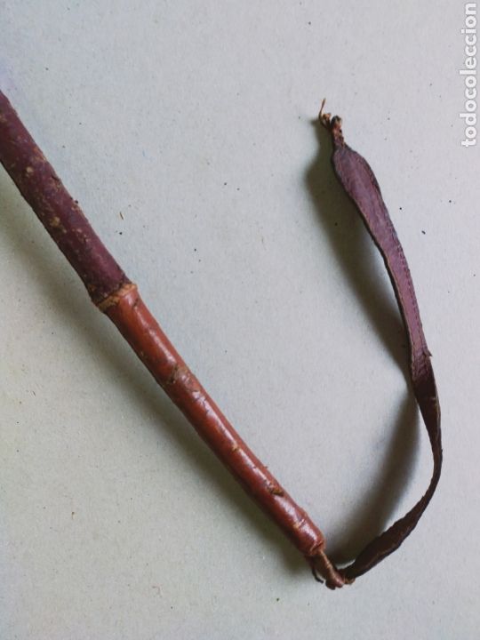 Coleccionismo deportivo: FUSTA DE MADERA Y CUERO - Foto 4