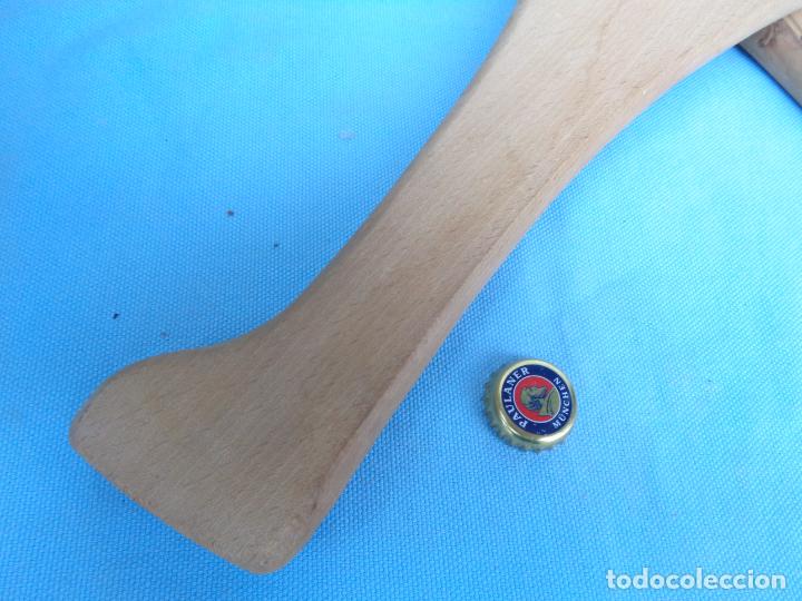 Coleccionismo deportivo: PALAS DE MADERA FRONT&Oacute;N - Foto 2