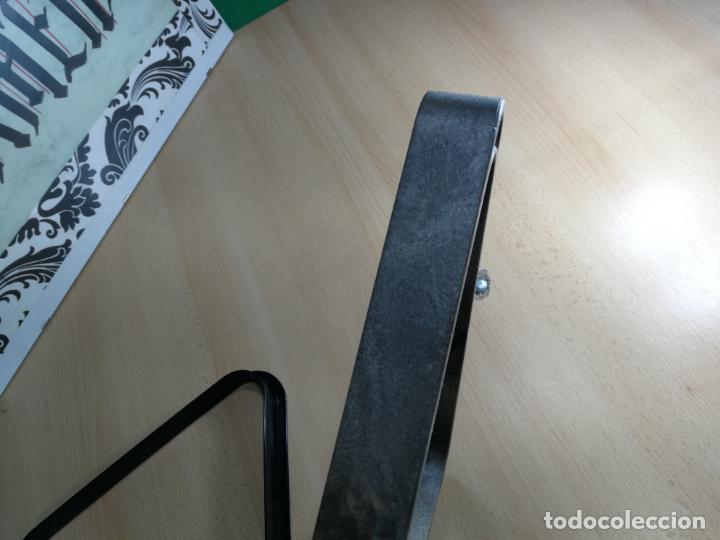 Coleccionismo deportivo: DOS TRIANGULOS PARA LAS BOLAS DE BILLAR, COMO NUEVOS - Foto 8