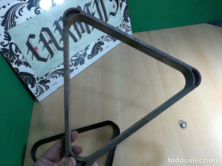 Coleccionismo deportivo: DOS TRIANGULOS PARA LAS BOLAS DE BILLAR, COMO NUEVOS - Foto 16