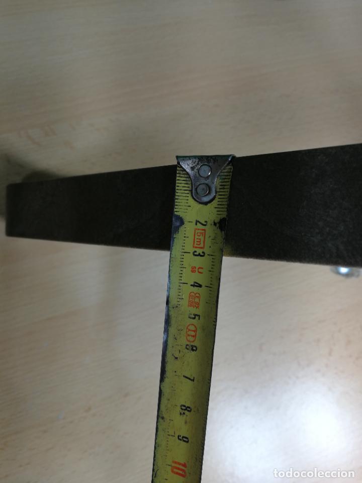 Coleccionismo deportivo: DOS TRIANGULOS PARA LAS BOLAS DE BILLAR, COMO NUEVOS - Foto 20