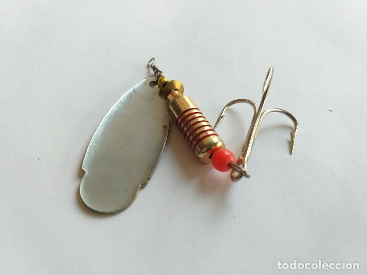 Coleccionismo deportivo: Se&ntilde;uelo de pesca con anzuelo. - Foto 4