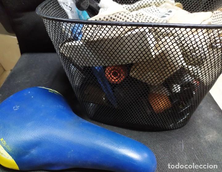 Coleccionismo deportivo: Sillin + canasto Accesorios Bicicleta - Foto 1