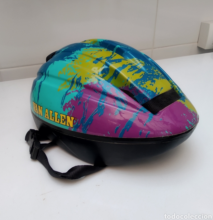 Colecionismo desportivo: Casco ciclista juvenil, talla M