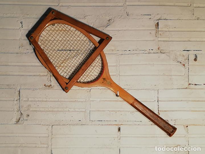 Coleccionismo deportivo: Raqueta de tenis antigua con tensor. - Foto 1