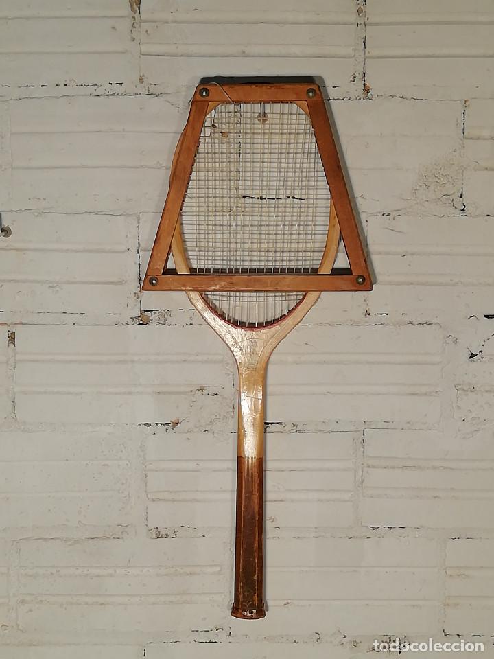 Coleccionismo deportivo: Raqueta de tenis antigua con tensor. - Foto 3