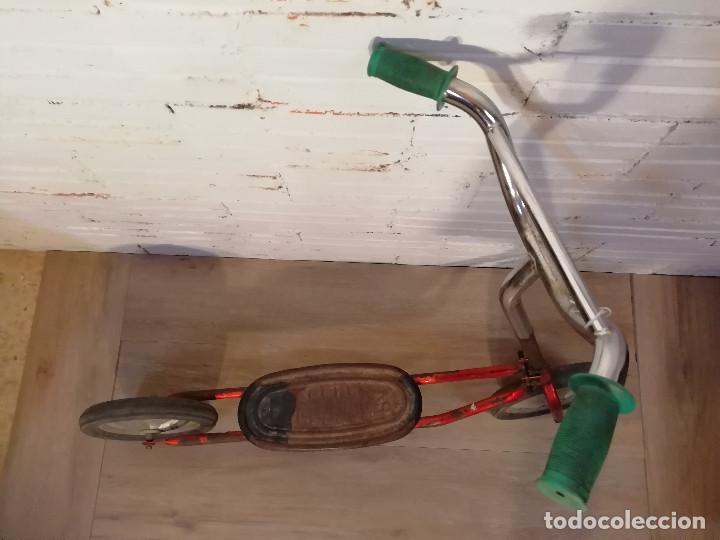 Coleccionismo deportivo: Patinete a&ntilde;os 60 - Foto 2