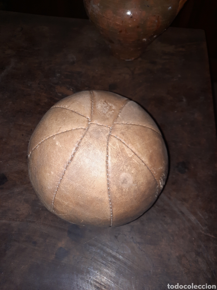 Coleccionismo deportivo: Balon medicinal de cuero - Foto 2