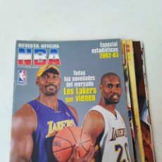Coleccionismo deportivo: LOTE DE 5 REVISTA OFICIAL NBA 2003 Y 2004 ( INCLUYE 2 PÓSTER ). Lote 361177255