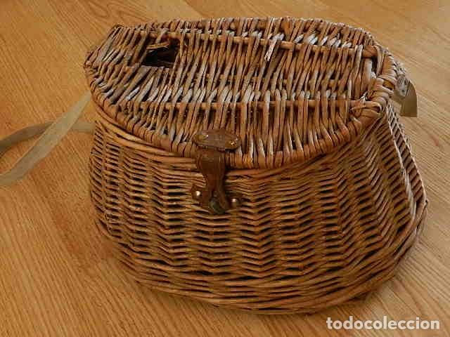 Sammelleidenschaft Sport: Cesta de pesca de mimbre o ca&ntilde;a antigua a&ntilde;os 60