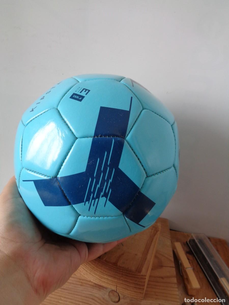 Coleccionismo deportivo: &iexcl;&iexcl; BALON, KIPSTA, FIRST KICK. . DECATHLON. Como NUEVO.!! - Foto 6