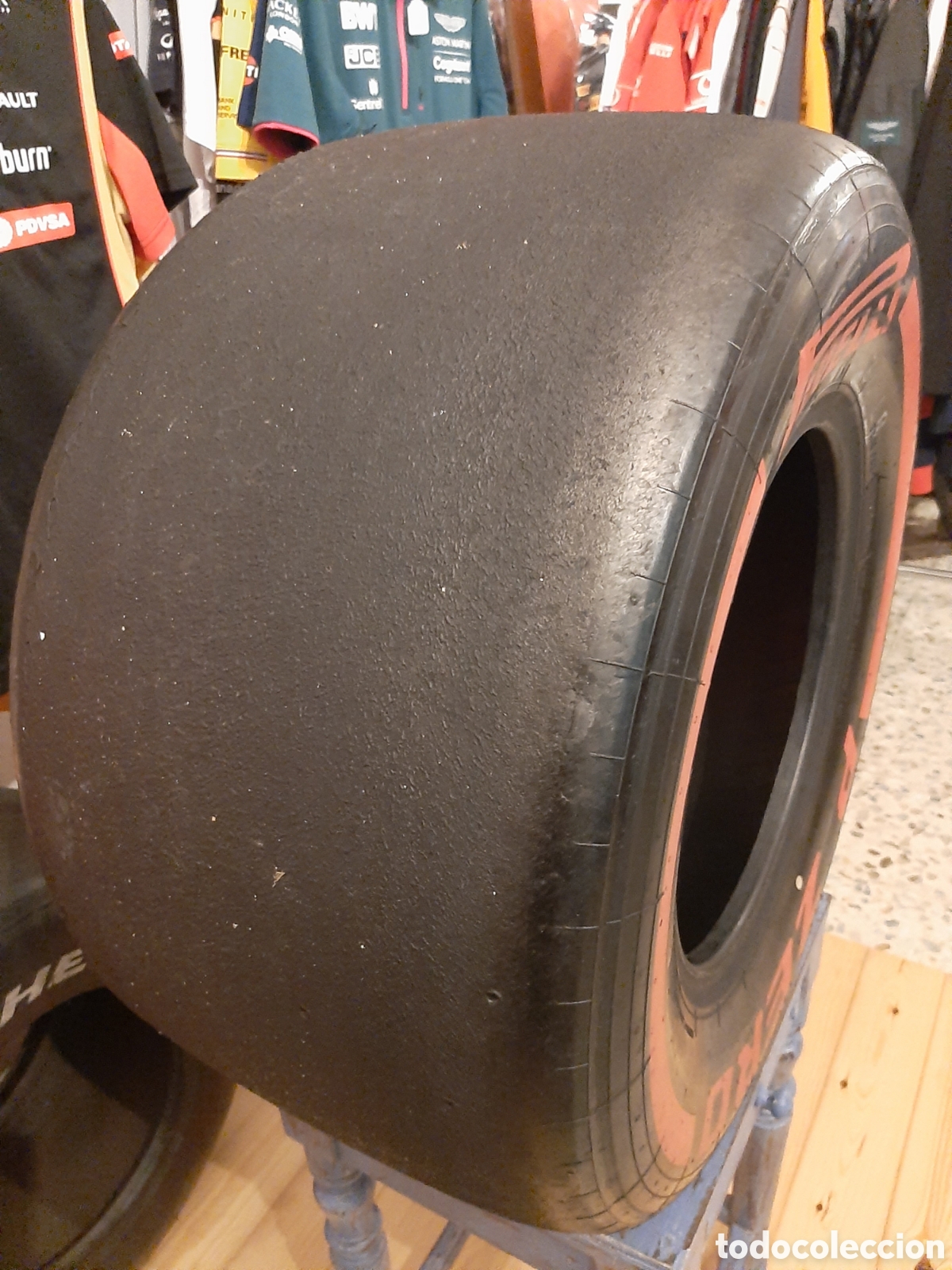 Coleccionismo deportivo: Neum&aacute;tico trasero F1 2016 - Foto 7