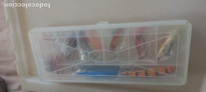 caja con señuelos y anzuelos accesorios para pe - Compra venta en  todocoleccion