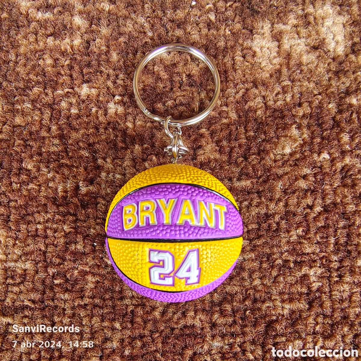 Collectionnisme sportif: LLAVERO BAL&Oacute;N DE BALONCESTO, KOBE BRYANT