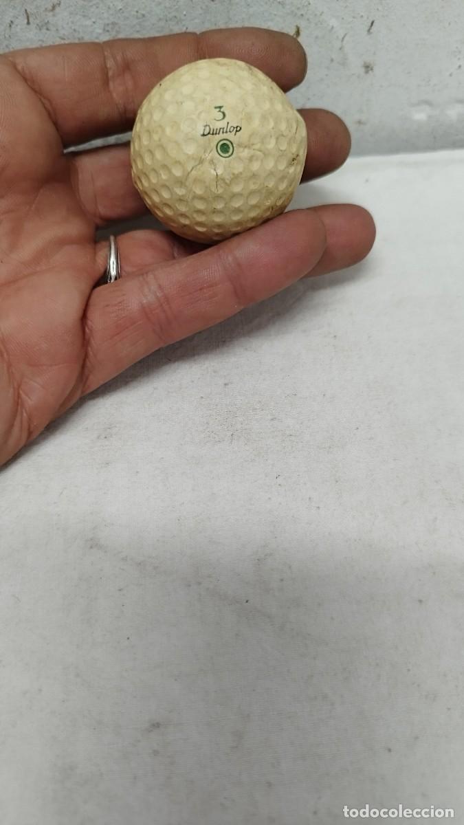 Sports collectibles: Antigua pelota de golf 3 Dunlop,