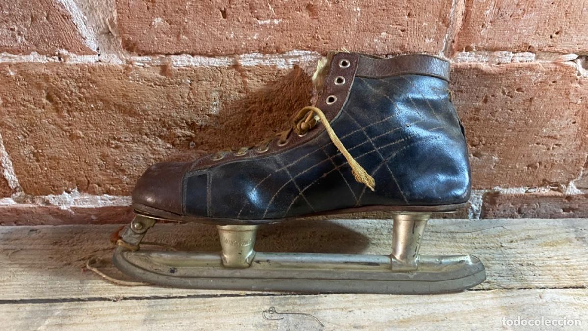 Sports collectibles: Bota de patinaje cuero metal talla 8 marca winslow&rsquo;s 32x21cms