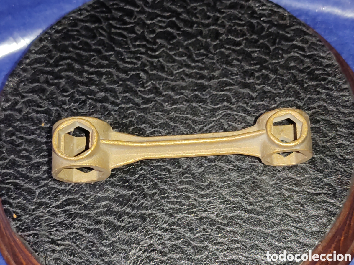 Coleccionismo deportivo: Llave antigua de bicicleta multiusos de bronce. - Foto 3