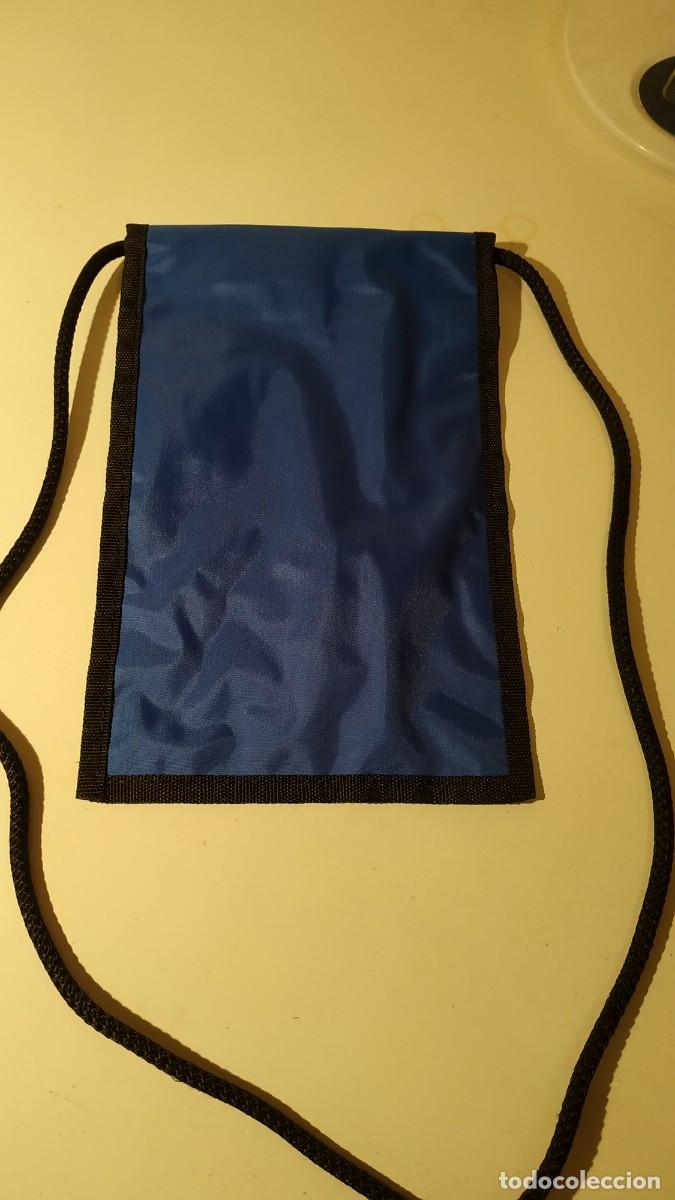 Coleccionismo deportivo: BOLSA PLASTICO PORTA MAPAS AZUL - Foto 2