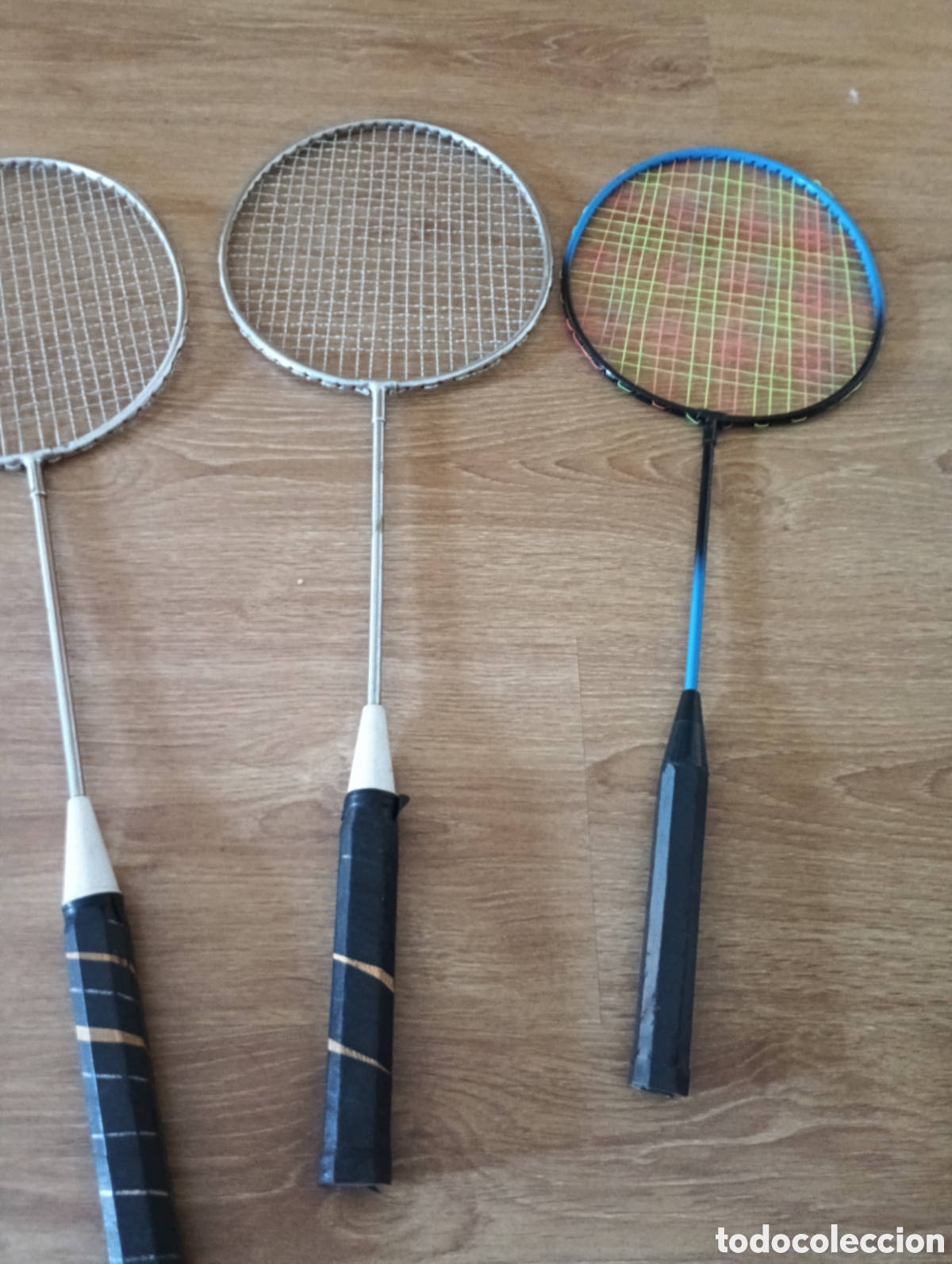 Coleccionismo deportivo: 4 raquetas de b&aacute;dminton y funda - Foto 3