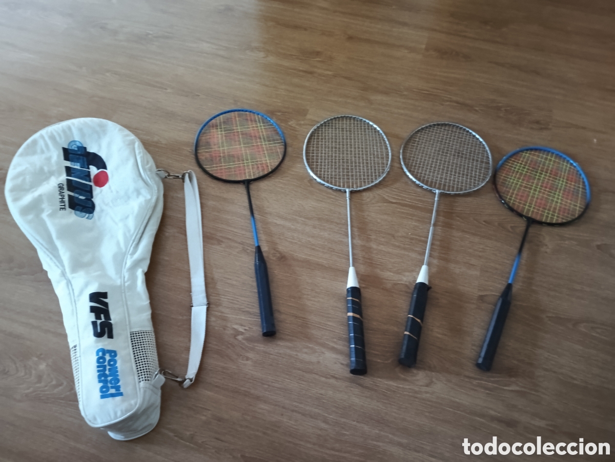 Coleccionismo deportivo: 4 raquetas de b&aacute;dminton y funda - Foto 1